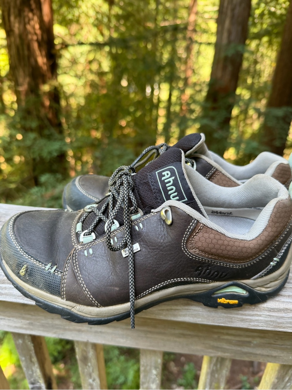 Rare! Ahnu women’s Leather Hiking Shoes